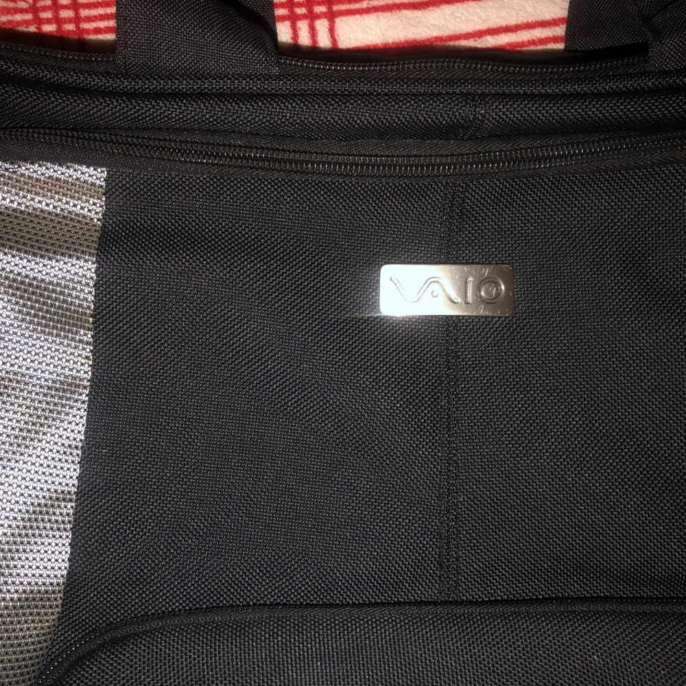 Laptop carrying bag